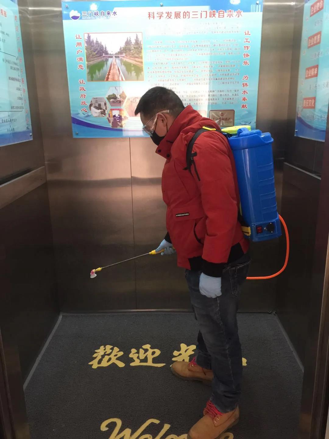 敢做,城市,供水,行業(yè),疫情,防控,標兵,—,自, . 敢做城市供水行業(yè)疫情防控標兵 ——行政科李博同志抗疫工作先進事跡