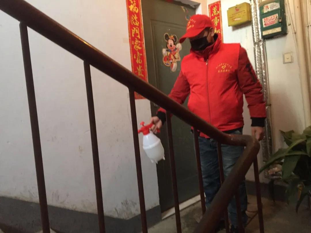 敢做,城市,供水,行業(yè),疫情,防控,標兵,—,自, . 敢做城市供水行業(yè)疫情防控標兵 ——行政科李博同志抗疫工作先進事跡