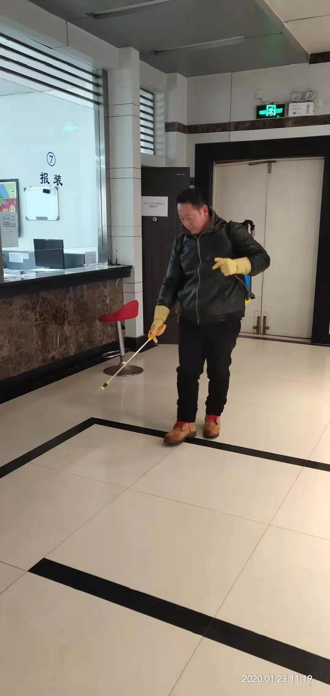 敢做,城市,供水,行業(yè),疫情,防控,標兵,—,自, . 敢做城市供水行業(yè)疫情防控標兵 ——行政科李博同志抗疫工作先進事跡